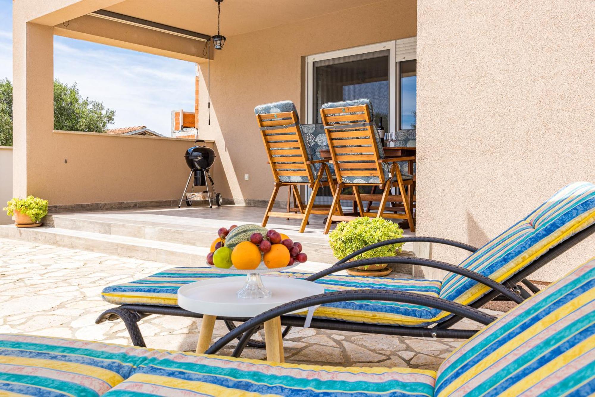 Villa Sunny Olive Перой Екстер'єр фото