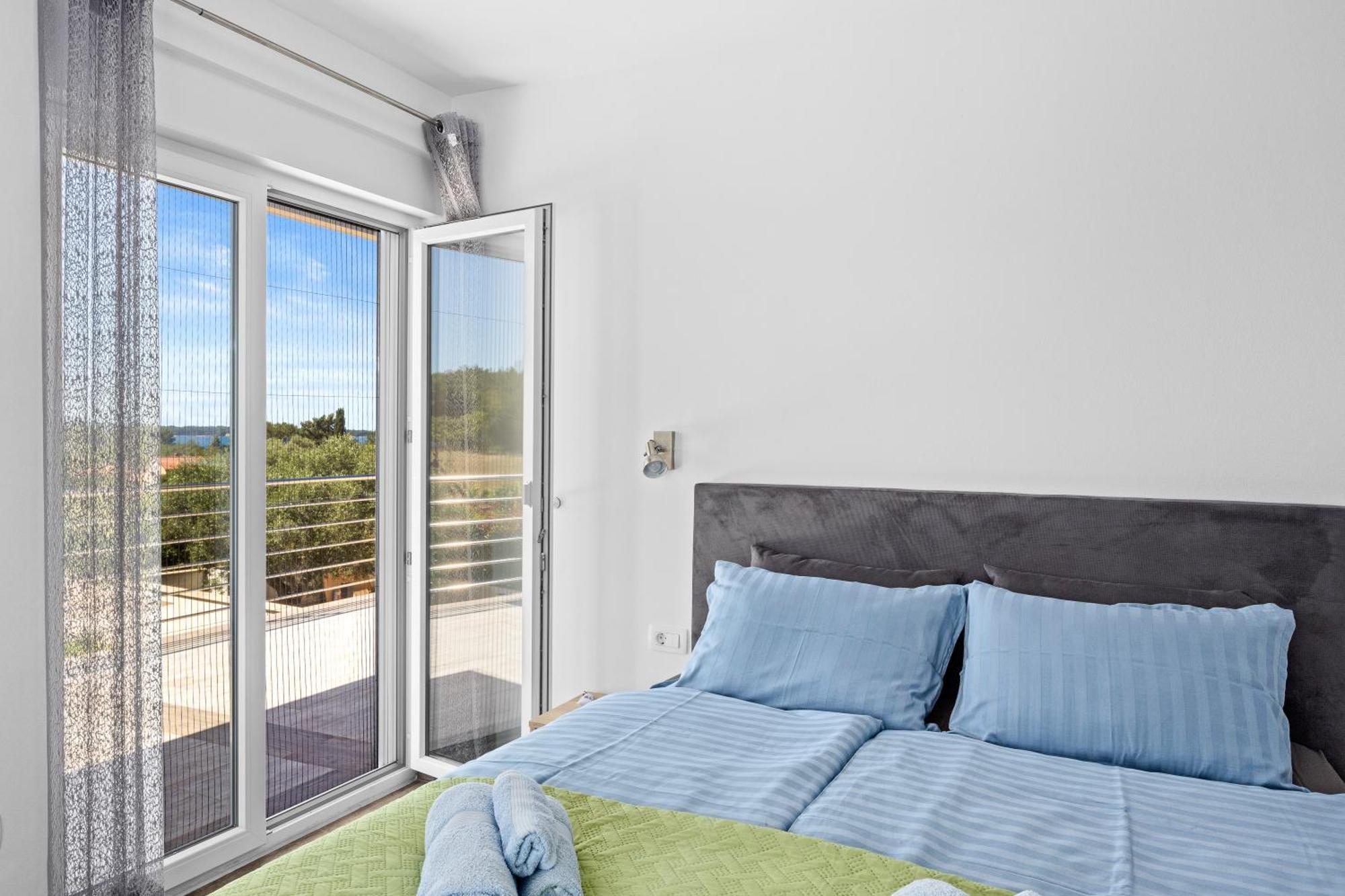 Villa Sunny Olive Перой Екстер'єр фото